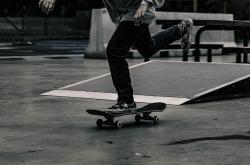 开云足球直播-红白风暴席卷永恒之城，马竞铁血防守锁死罗马，莱万锋线独舞铸就关键先生传奇