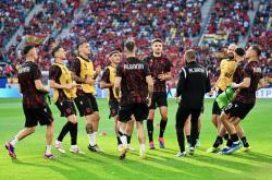 开云官网-阿尔及利亚队备战欧洲资格赛，全力以赴的简单介绍