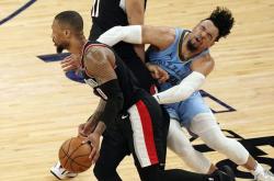 开云体育官方网站-开拓者败于弱旅，防守成绩令人堪忧的简单介绍