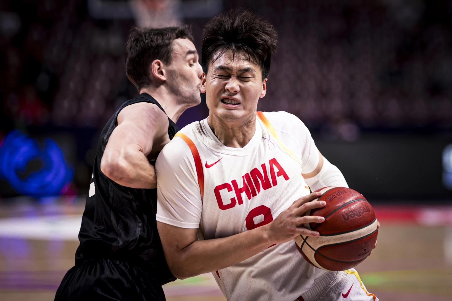 尼日利亚男篮力克中国男篮，威斯布鲁克三分雨点燃全场的简单介绍