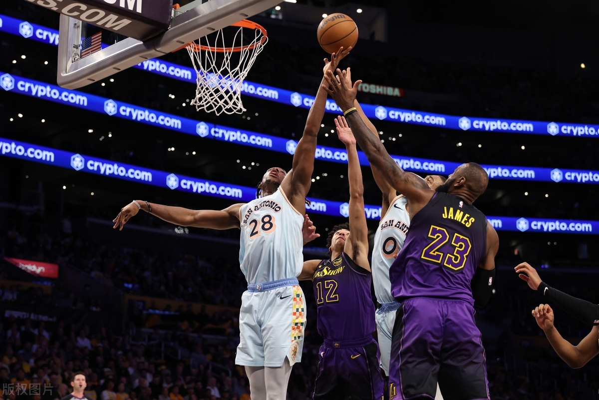 马刺绝地反击爵士,詹姆斯一己之力扛起全队的简单介绍 马刺绝地反击爵士,詹姆斯一己之力扛起全队的简单介绍