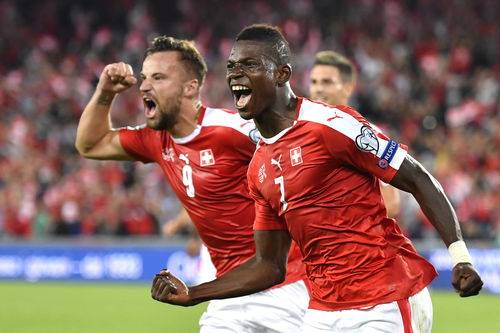 德国队与瑞士队争夺胜利的激烈对决 德国队与瑞士队争夺胜利的激烈对决