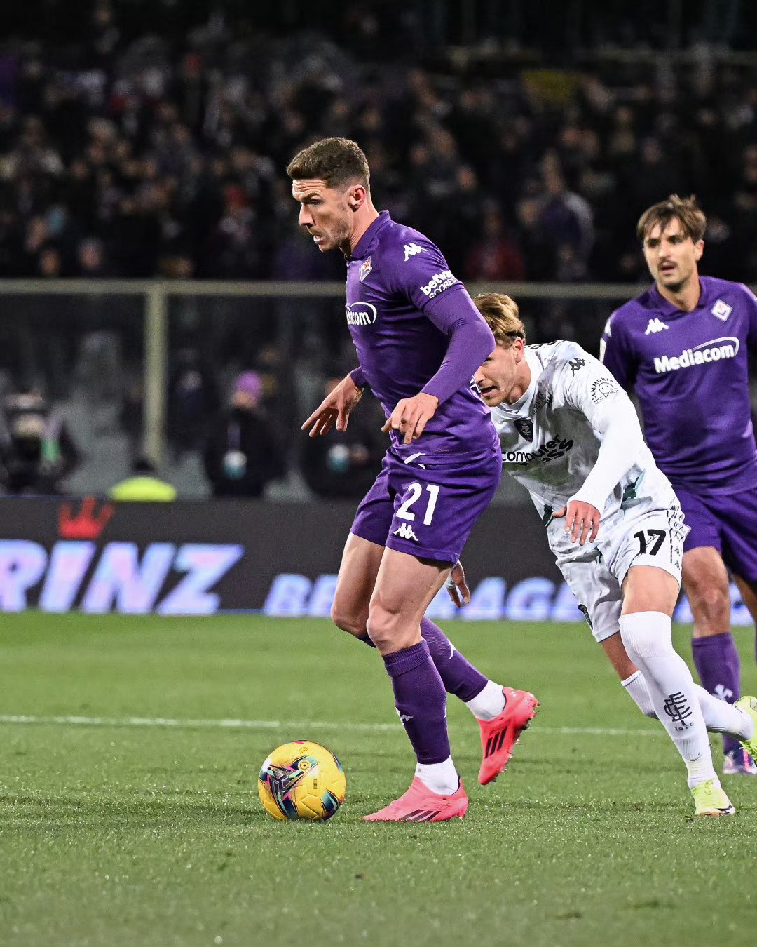 包含佛罗伦萨主场大胜，保持不败的词条