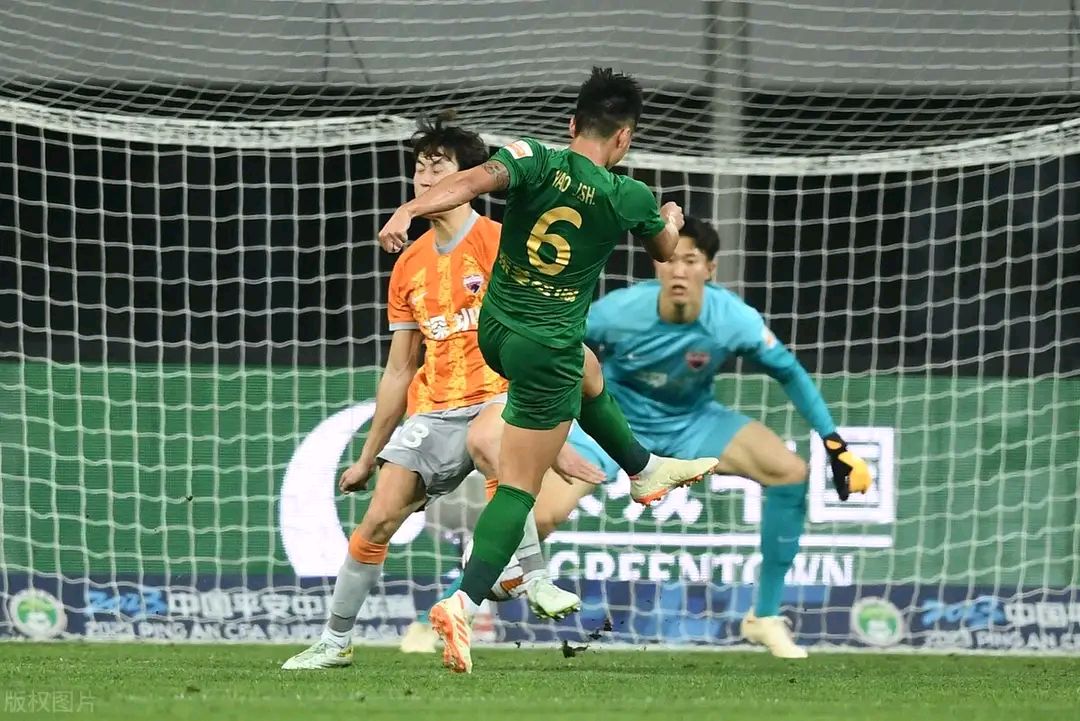 包含巴西兵不血刃击败加拿大，取得二连胜晋级的词条