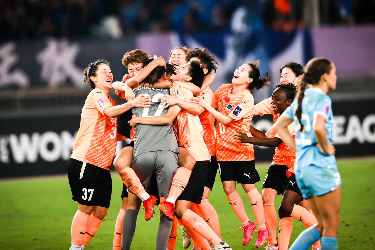 亚洲女子足球锦标赛中，实力派球队对决