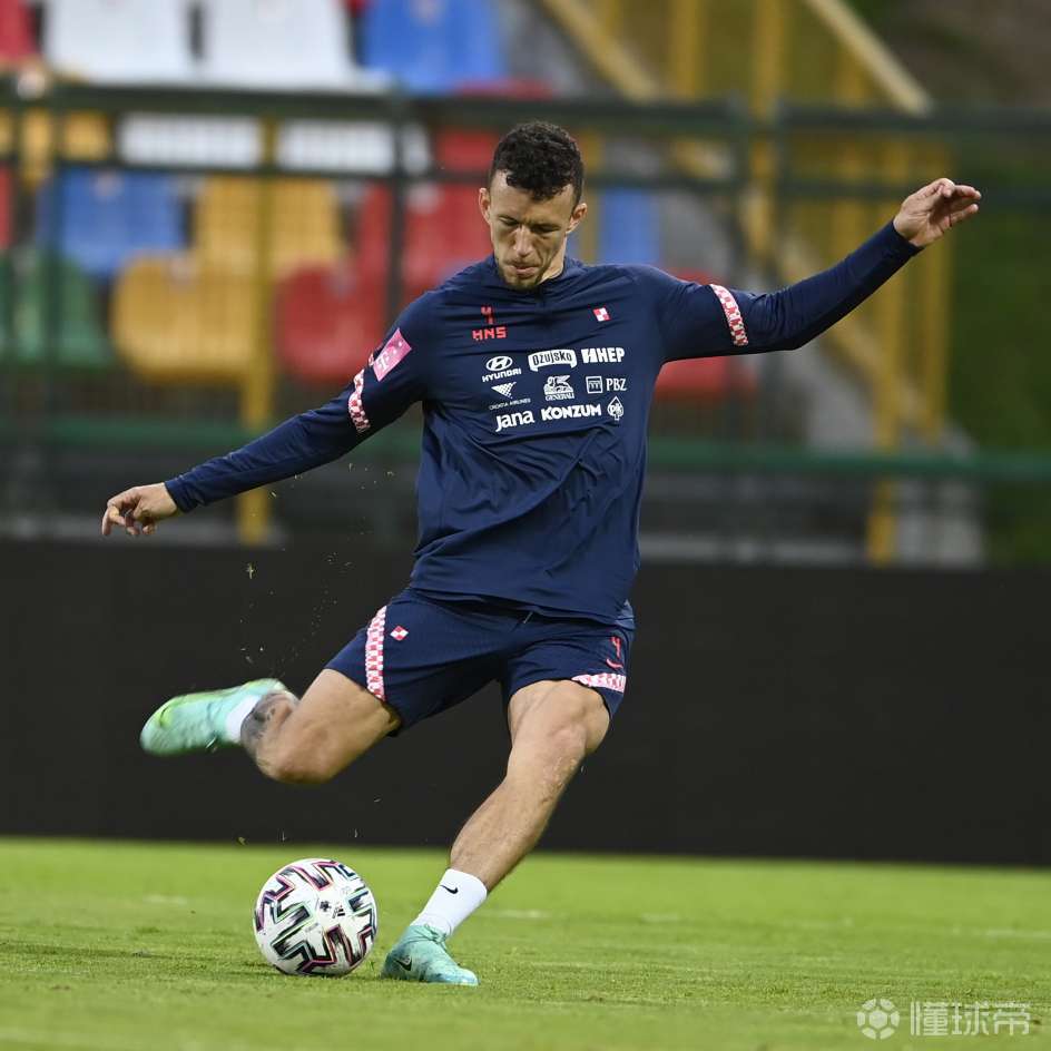 包含美国国家队备战，欧洲杯资格存疑的词条