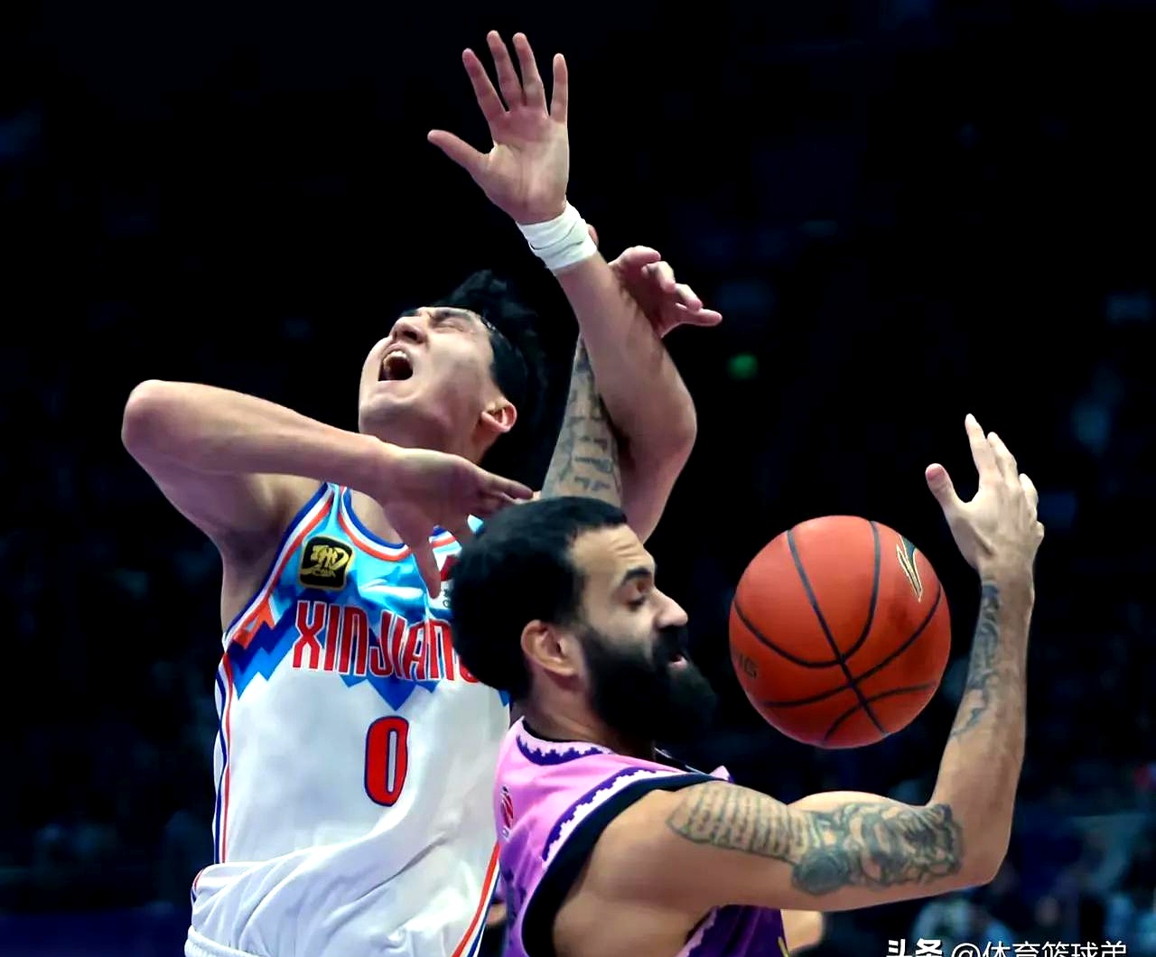 包含新疆男篮遭遇三连败，重整旗鼓迎战下一场比赛的词条