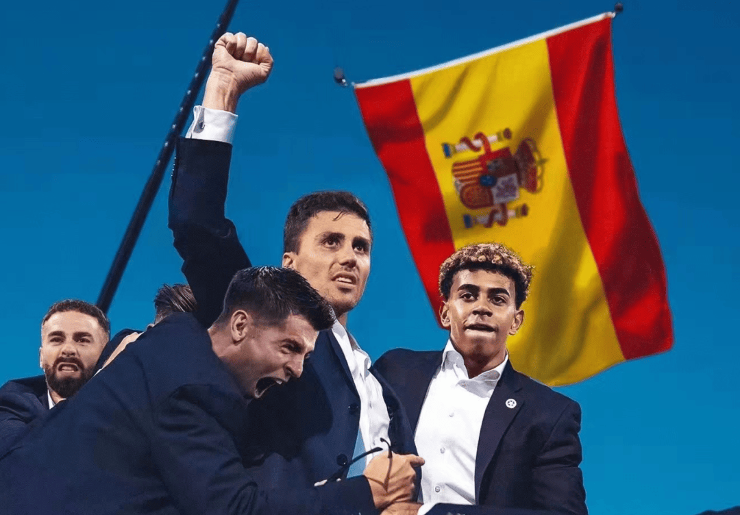 西班牙球队在欧洲冠军联赛中大获胜利的简单介绍