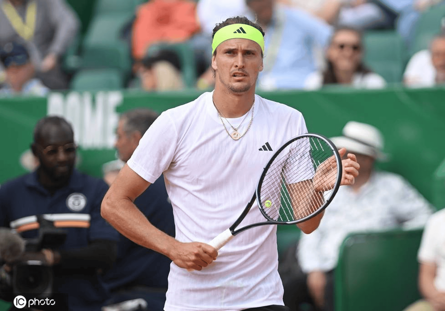 关于蒙特卡洛大师赛绝杀戴维斯杯，兹维列夫统治全场的信息