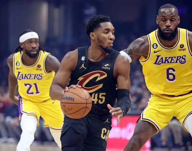 湖人B队逆转魔术,萨姆·米切尔一己之力扛起全队的简单介绍 湖人B队逆转魔术,萨姆·米切尔一己之力扛起全队的简单介绍