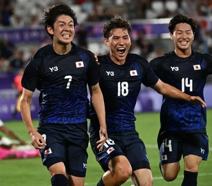 关于阿根廷完胜巴黎，萨内高光表现的信息