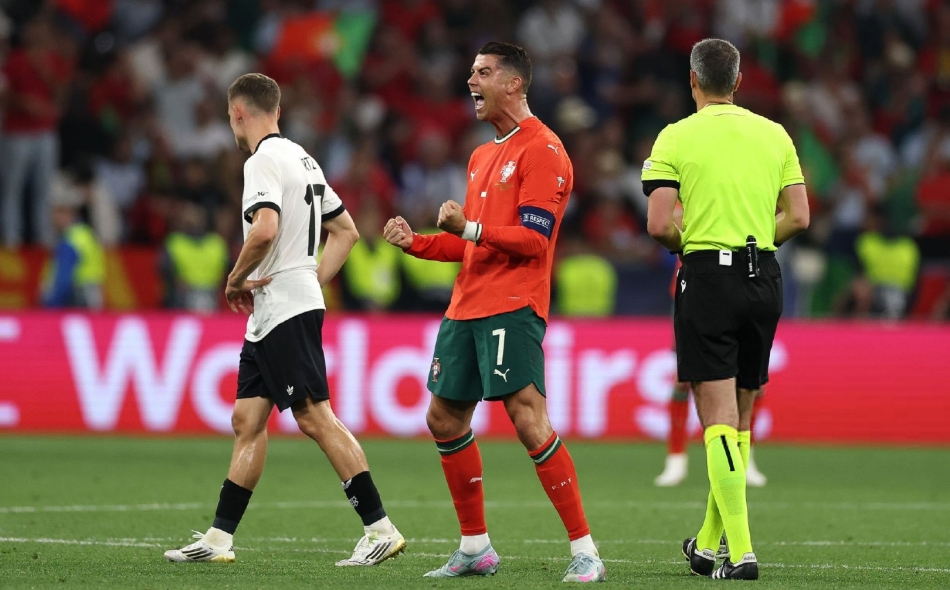 关于葡萄牙队险胜德国队,奥恰洛夫点燃赛场的信息 关于葡萄牙队险胜德国队,奥恰洛夫点燃赛场的信息