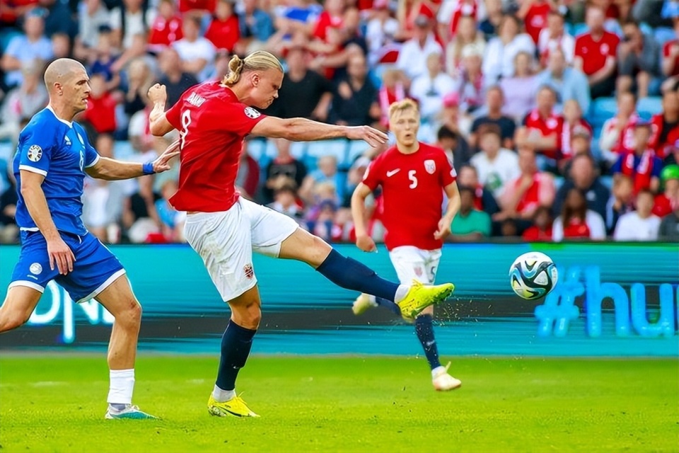 乌克兰队凭实力取胜:欧预赛胜利之战的简单介绍 乌克兰队凭实力取胜:欧预赛胜利之战的简单介绍